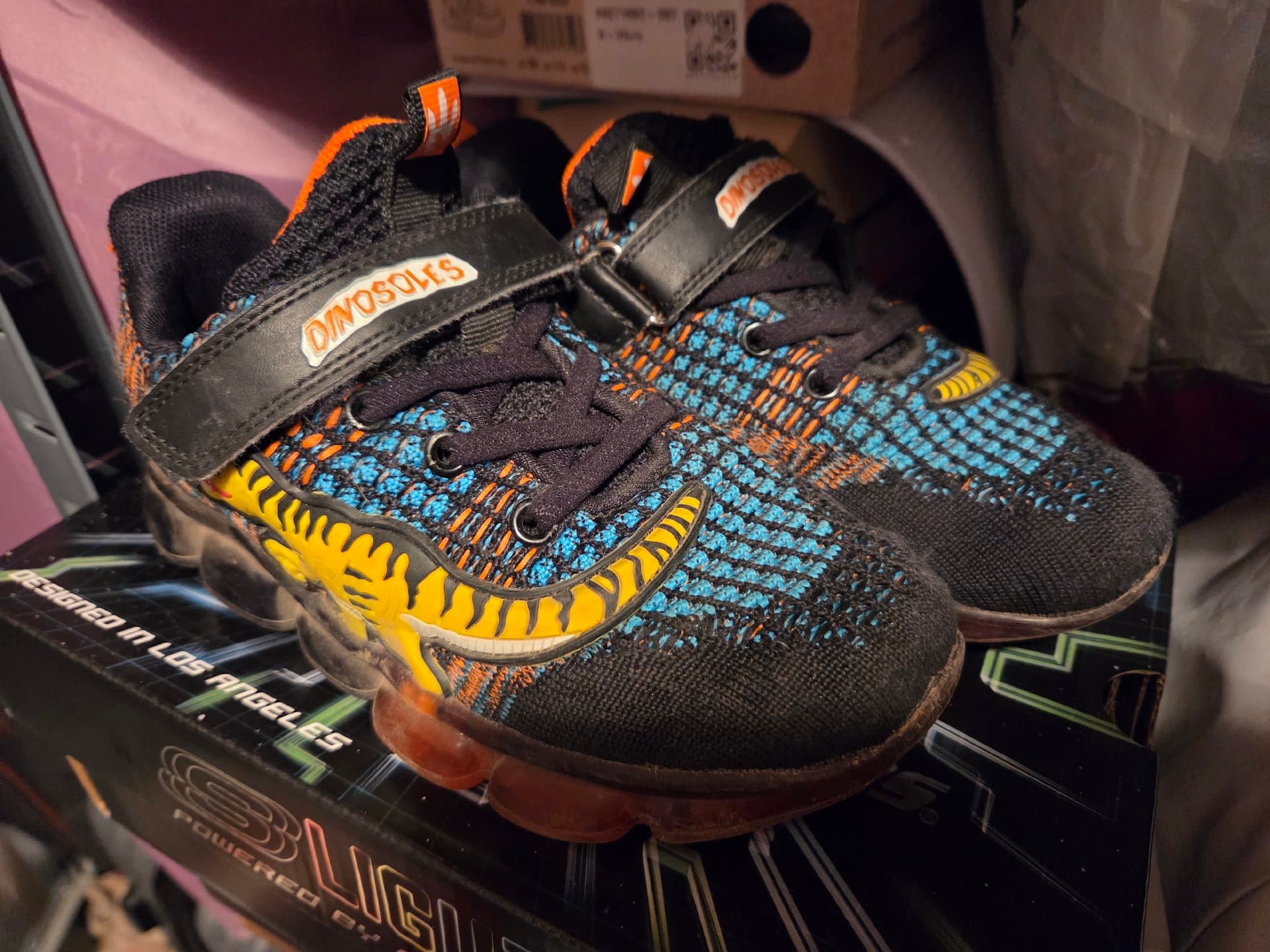 다이노솔즈 매쉬 운동화 200