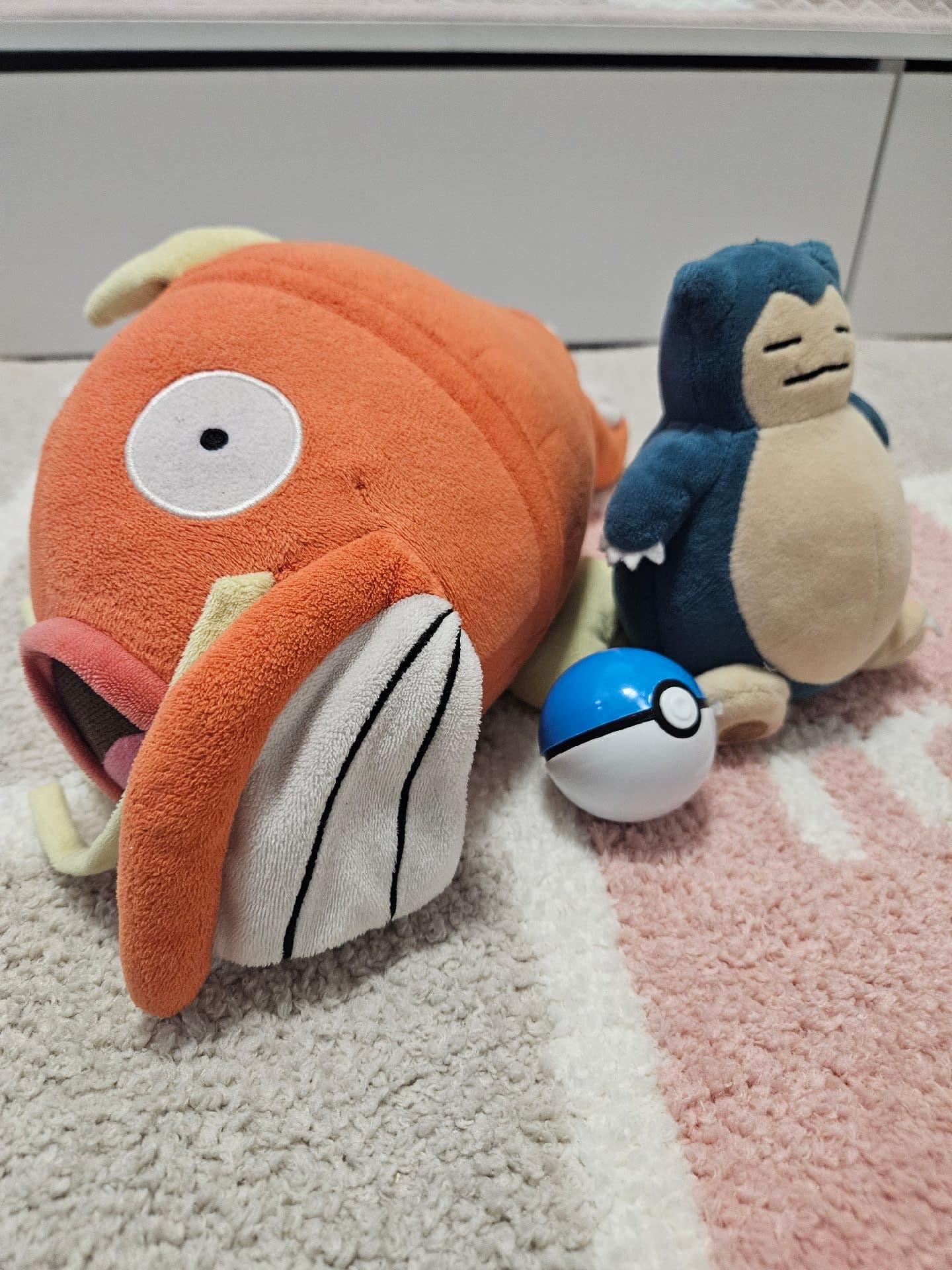 포켓몬 인형과 몬스터볼