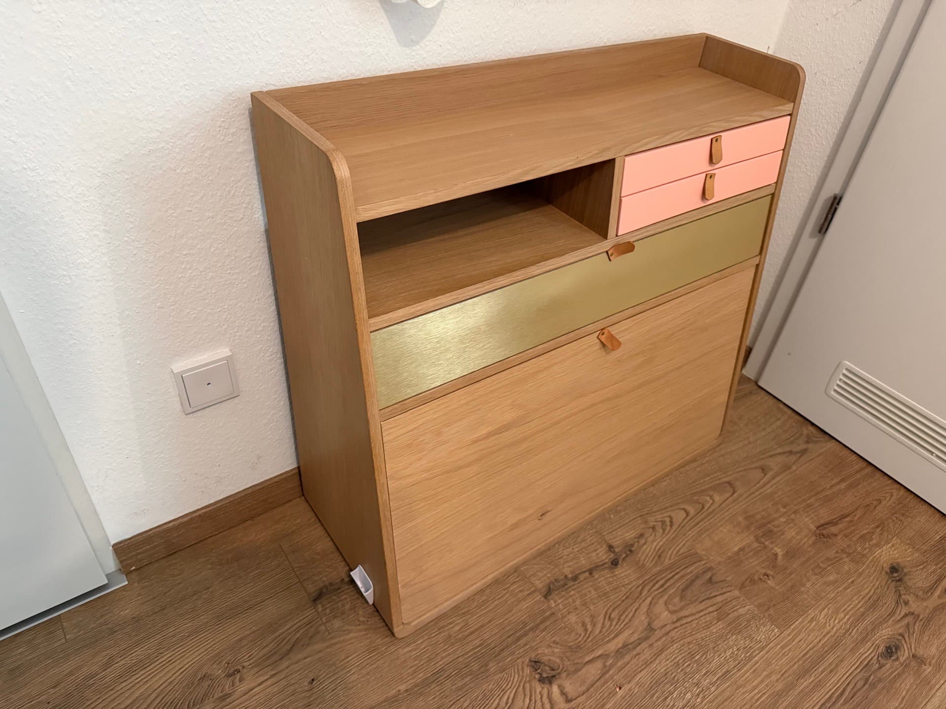 고급 벽걸이 책상 / 수납장 Hartô Gaston