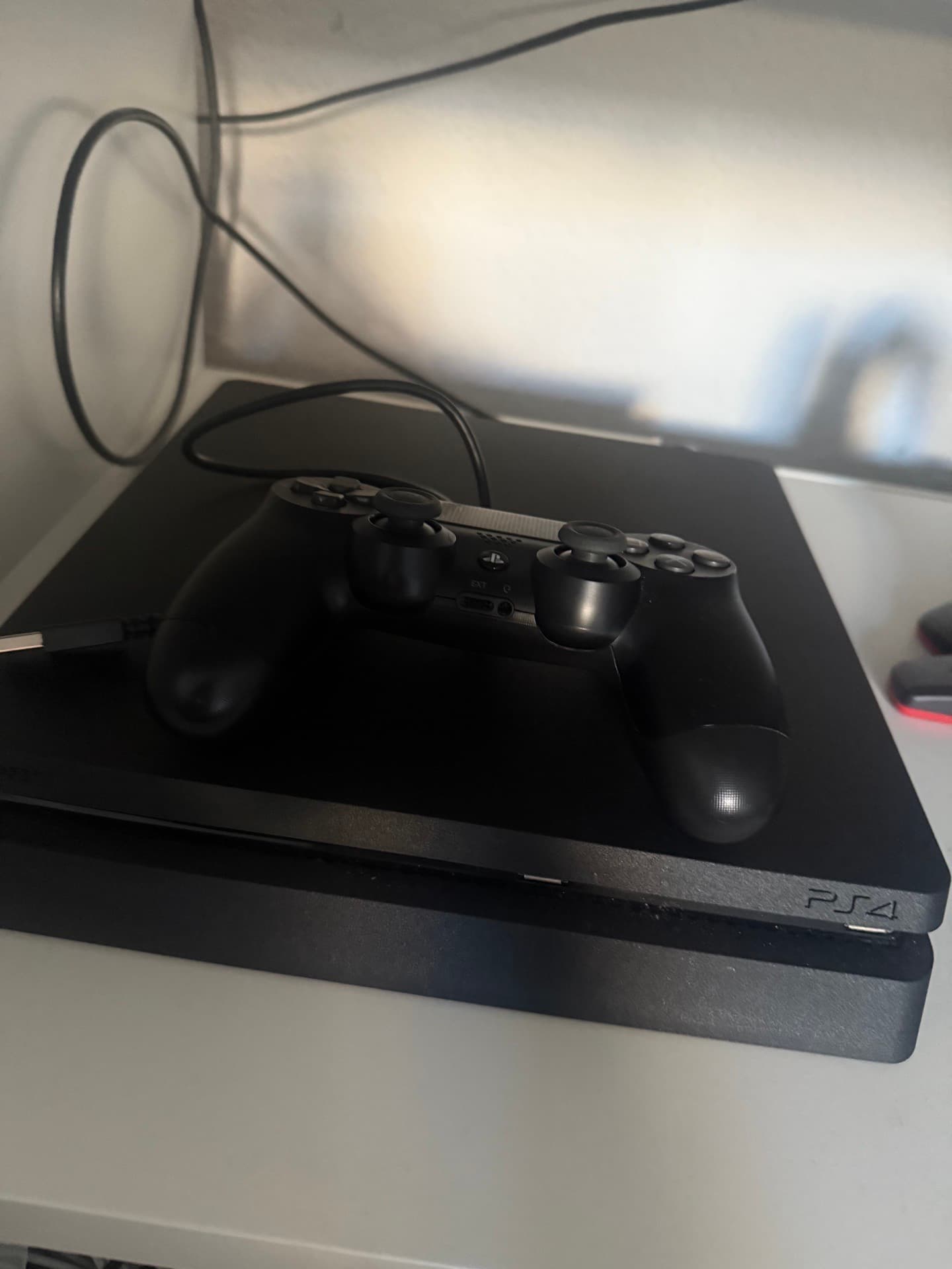 플레이스테이션 4